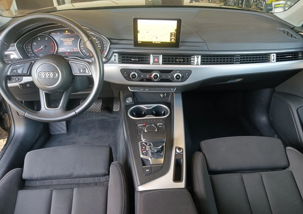 Audi A4 cena 59999 przebieg: 146000, rok produkcji 2016 z Bełchatów małe 211